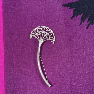 Kalevalakoru Naisen ääni brooch Silver with Smoke quartz