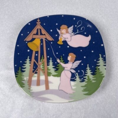 Arabia Christmas wall plate