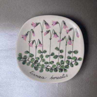Arabia Botanica wall plate Linnea Borealis Esteri Tomula