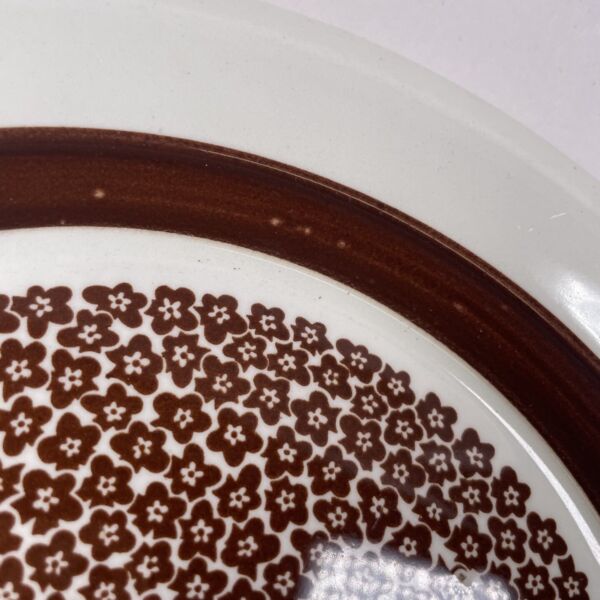 ARABIA Faenza プレート 24cm ブラウン Arabia Faenza Brown Flowers plate 24cm | Muija