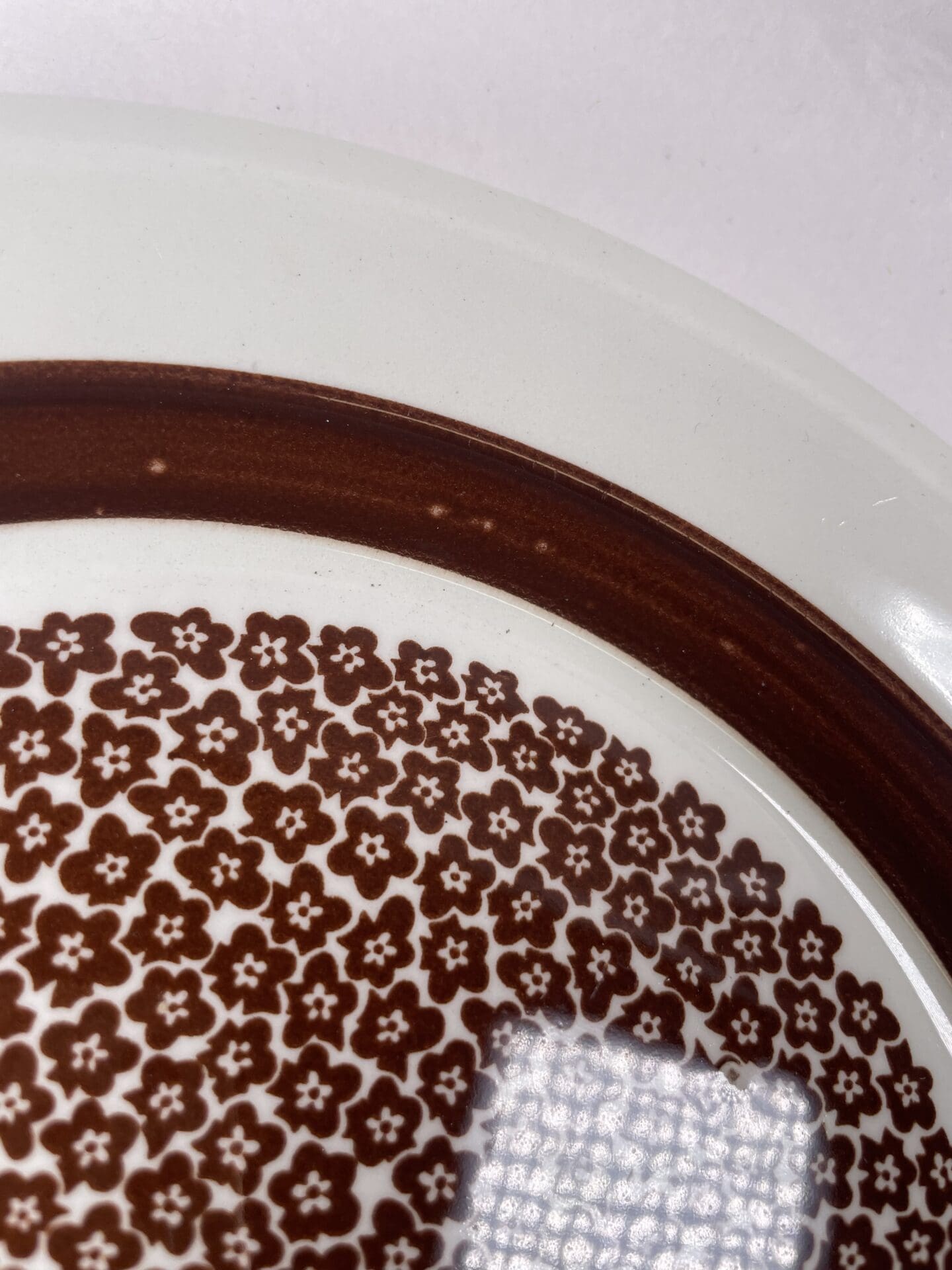 Arabia Faenza Brown Flowers plate 24cm | Muija