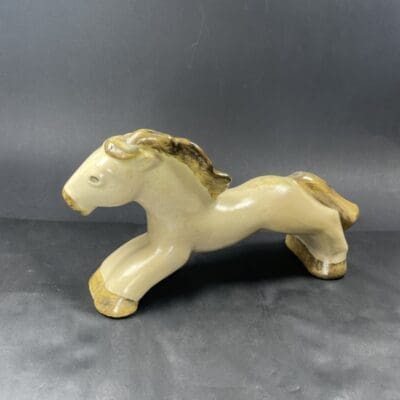 Kupittaan savi Horse 24cm