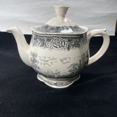 Arabia musta maisema iso teekannu 19cm