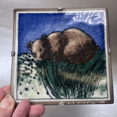 Heljä Liukko-Sundström laatta Nalle 12x12cm