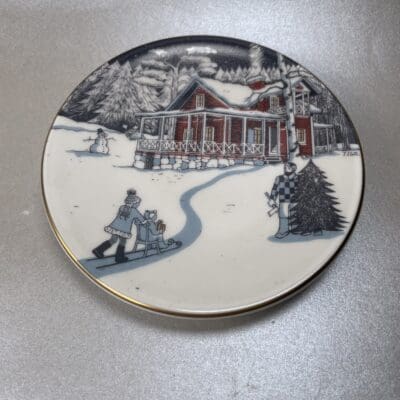 Arabia Tove Slotte wallplate Joulutalo 12cm