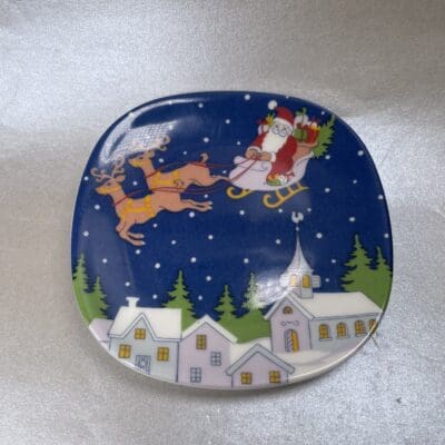 Arabia Christmas wall plate Father Christmas