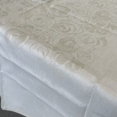 Tampella Sata ruusua (Hundread roses) Tablecloth 125x130cm natural