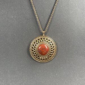 Kalevalakoru Uskelan riipus pronssia 43mm