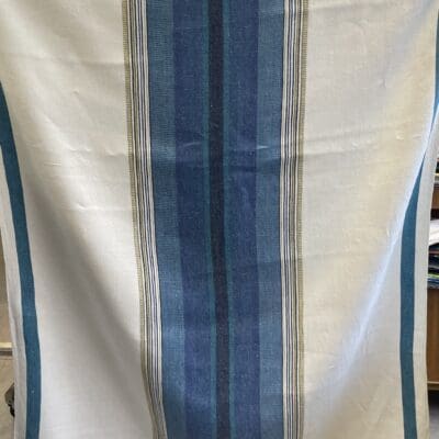 Pellavainen pöytäliina sinisiä raitoja 122x198cm Helmi Vuorelma