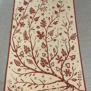 Kookas täkänä Satupuu punavalkoinen 93x180cm Maija Kolsi-Mäkelä