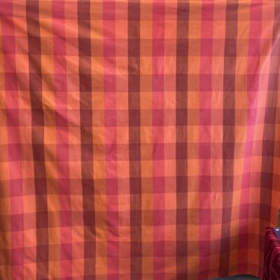 Ruutuliina punainen 140x133cm