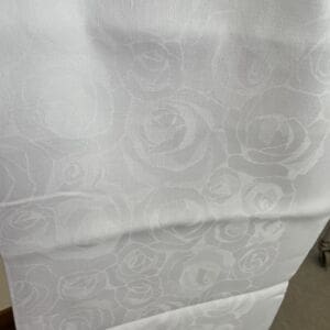 Tampella Sata ruusua White Tablecloth 145x220cm Dora Jung