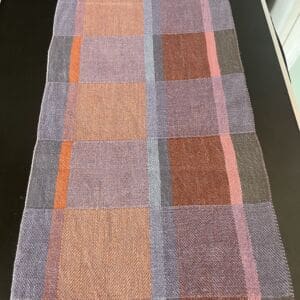 Helmi Vuorelma kaitaliina violetti 38x165cm