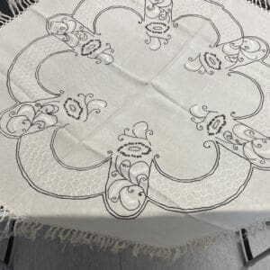 Tablecloth with fringes 80x80cm